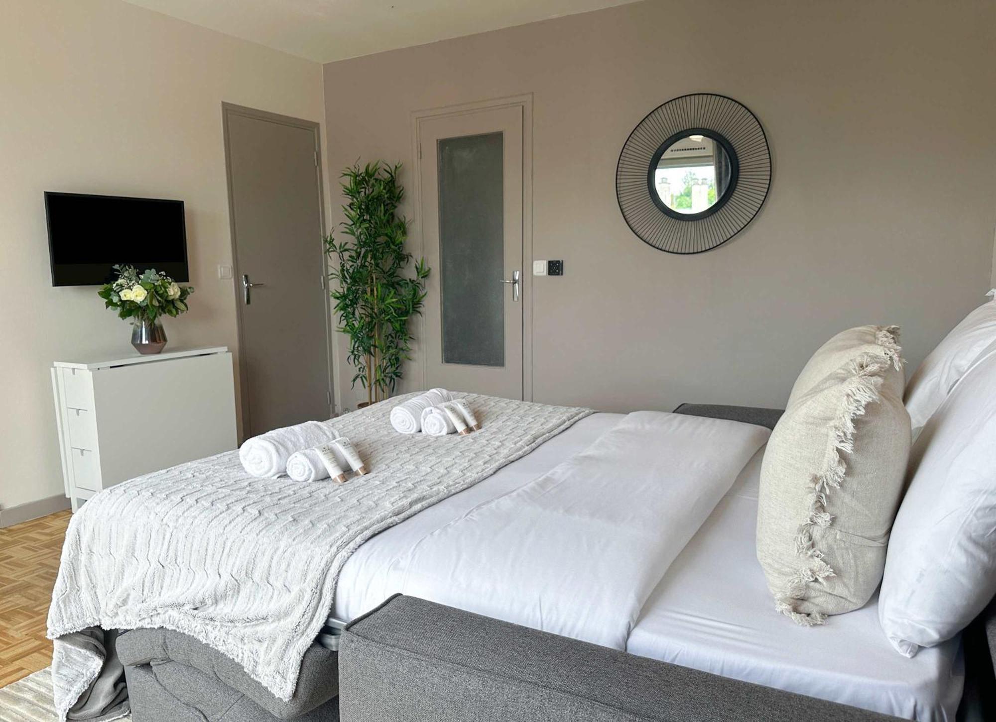 Brand-New Studio With Eiffel Tower View Paris Exterior foto