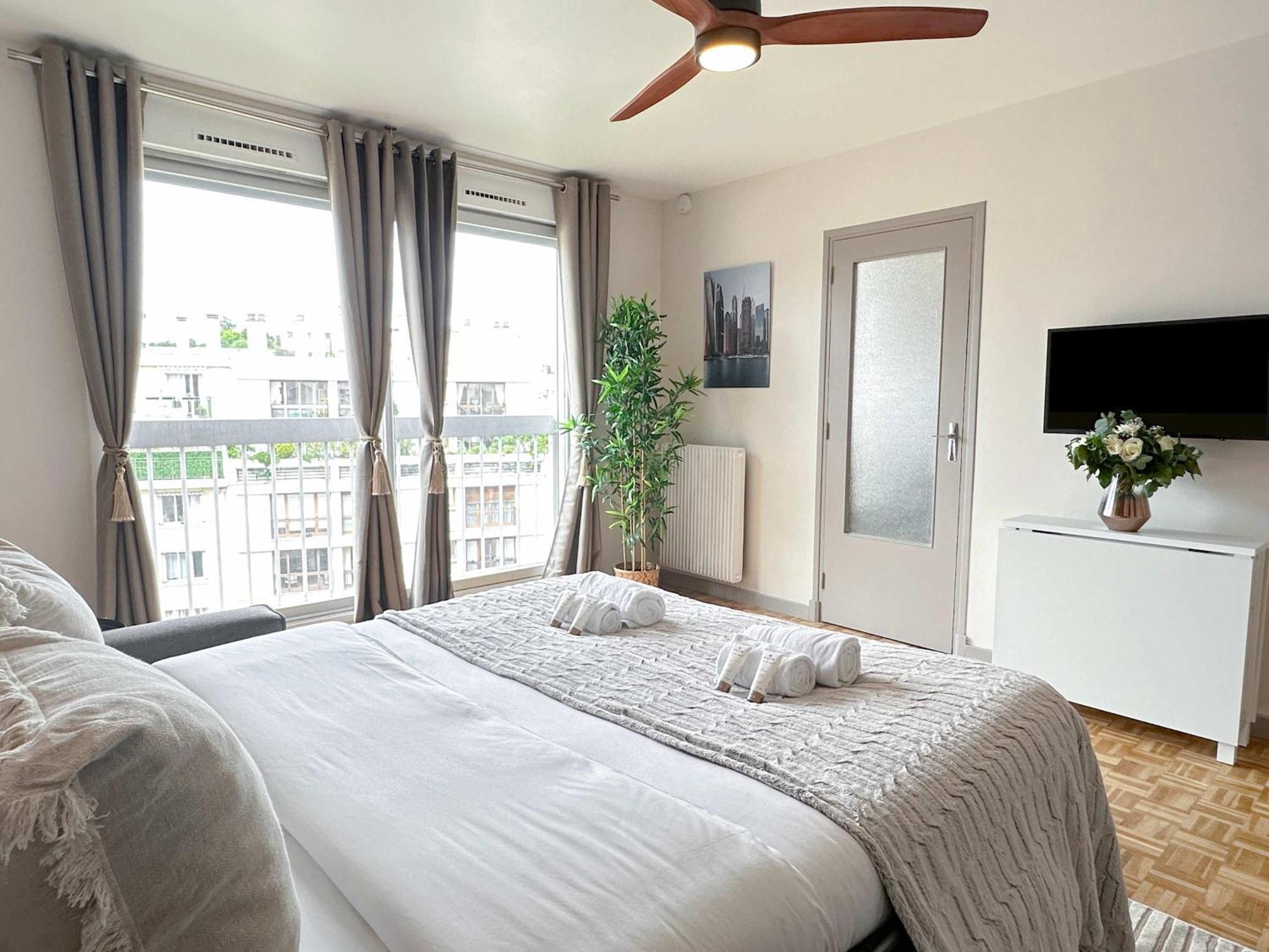 Brand-New Studio With Eiffel Tower View Paris Exterior foto